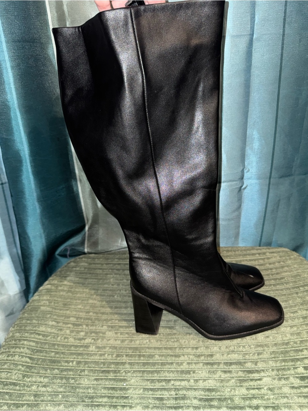 Black Knee-High Block Heel Women's Boots - Classic Style